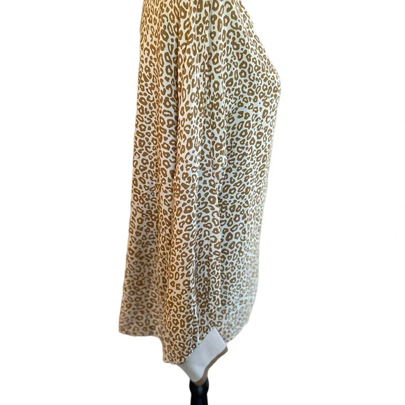 Lolly Animal Print Long Sleeve Blouse. - Picture 5 of 12